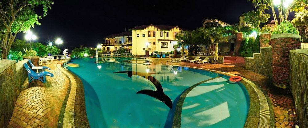 Beachfront Hotel Vung Tau Exterior photo