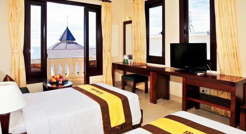 Beachfront Hotel Vung Tau Exterior photo