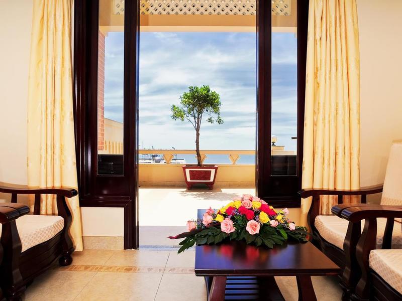 Beachfront Hotel Vung Tau Exterior photo