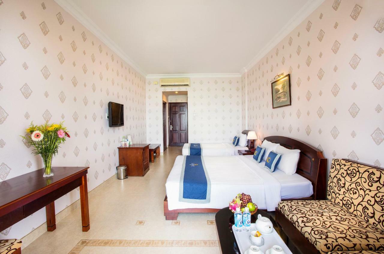 Beachfront Hotel Vung Tau Exterior photo