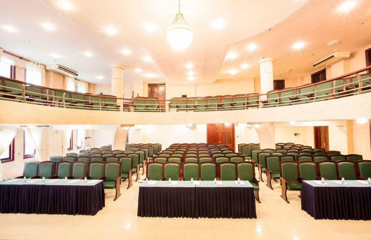 Beachfront Hotel Vung Tau Exterior photo
