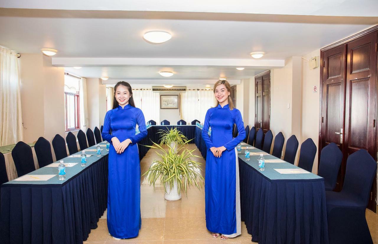 Beachfront Hotel Vung Tau Exterior photo