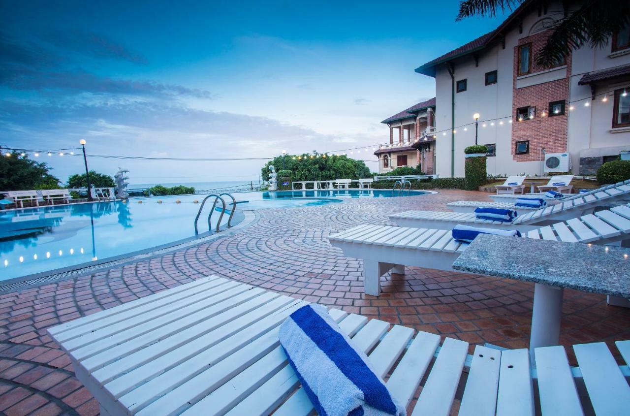 Beachfront Hotel Vung Tau Exterior photo