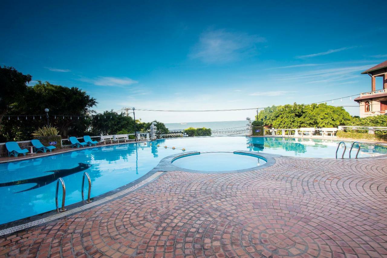 Beachfront Hotel Vung Tau Exterior photo
