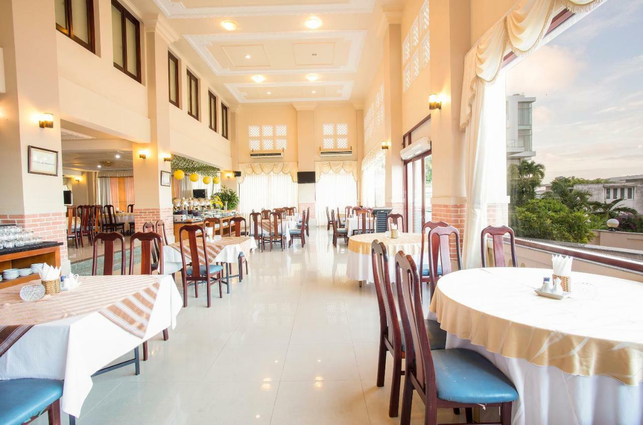Beachfront Hotel Vung Tau Exterior photo